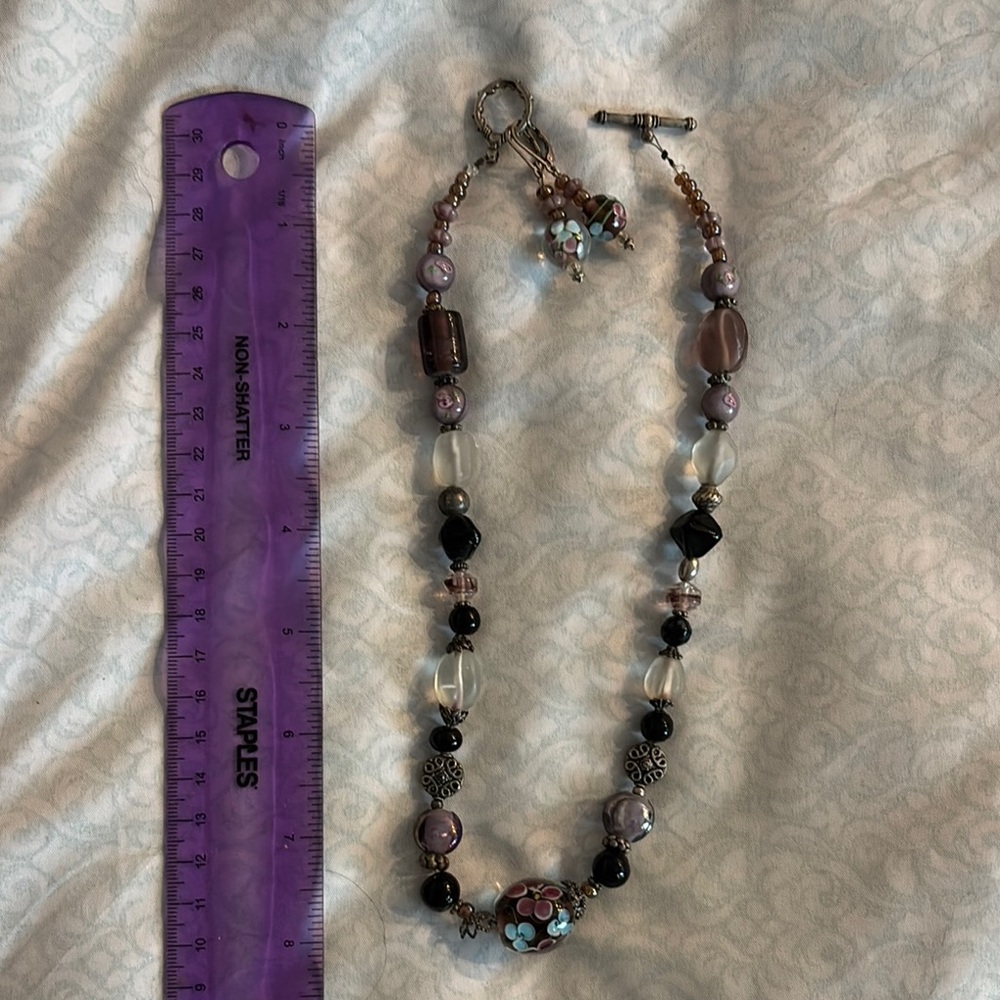 Elegant Beaded Necklace with Floral Accents w/ earrings